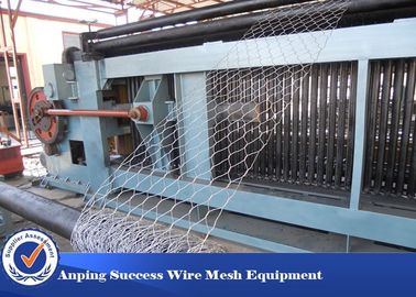 中国 高溶接性能のためのPVCコーティングワイヤでガルファンのワイヤガビオンメッシュマシン サプライヤー
