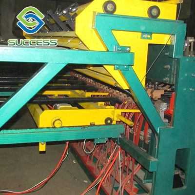 中国 電動単点フェンスメッシュ溶接機 PLC制御 サプライヤー