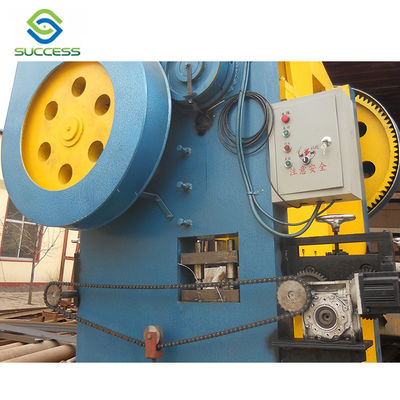 中国 2.5-3.5m/Min PLC制御フェンス溶接機 1.0-3.0mm溶接 サプライヤー